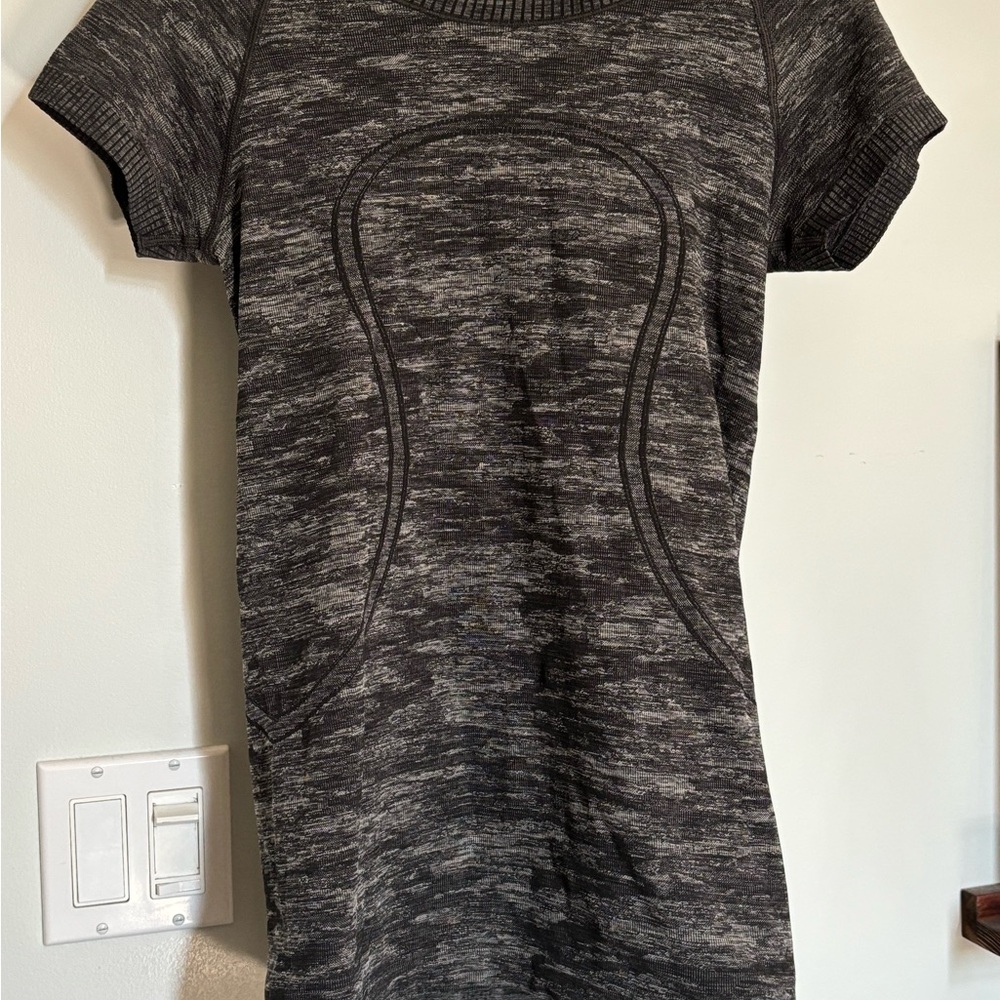 Lululemon Swiftly Tech Short Sleeve crew